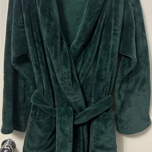 Victoria's Secret Plush Velvet Robe in Deep Green